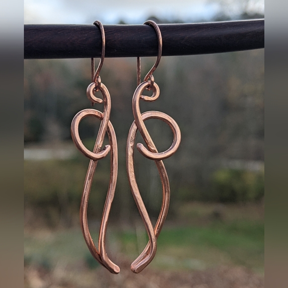 Hand Crafted Copper Earrings Artistic Hammered Curves - Picture 7 of 16